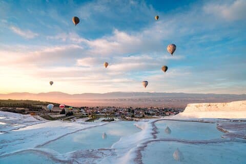 Desde Antalya: excursión de un día a Pamukkale con vuelo en globo opcional