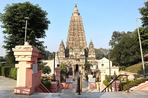 Varanasi till Bodh Gaya Buddhistisk plats samma dag Tour