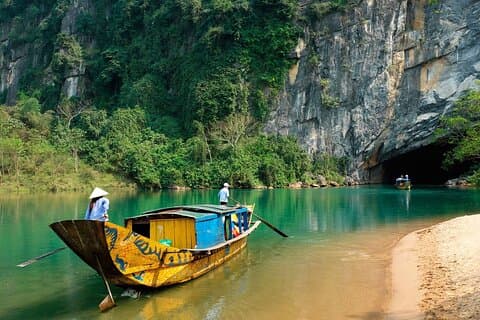 Fra Hue til Phong Nha og Paradise Caves i 2 dager