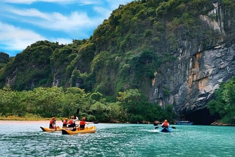 Privat guidetur från Hue till Phong Nha Cave och Pradise Cave