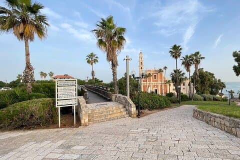 Paseo autoguiado por Tel Aviv: desde la torre del reloj de Jaffa hasta la calle Yefet
