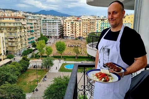 Repas traditionnel avec Tolis au cœur de Thessalonique