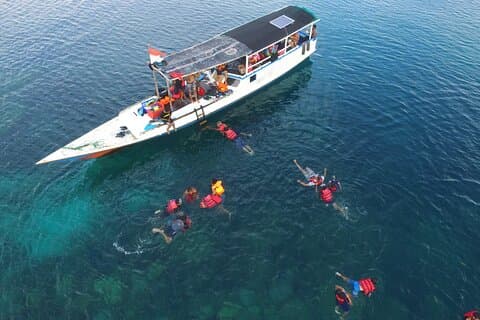 Private Snorkeling and Island Hopping Tour in Karimunjawa