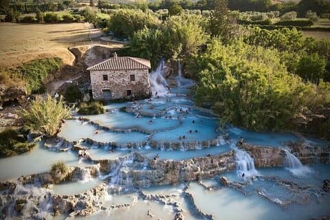 Geführte Tour zu den wunderschönen Thermalwasserfällen von Saturnia