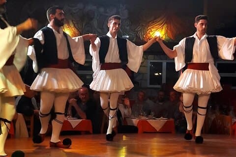 Nachtticket voor Kretenzische folklore in Heraklion met transfers