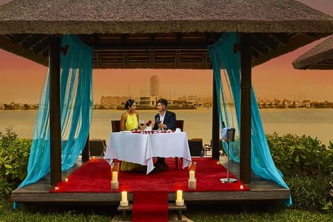 Romantisches Cabana-Dinner am Strand von Dubai