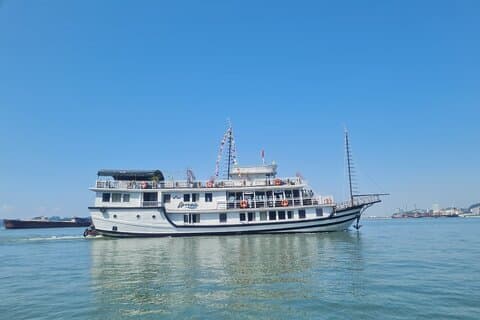 Renea Cruise Best Boutique Cruise 2 Days 1 Night in Bai Tu Long