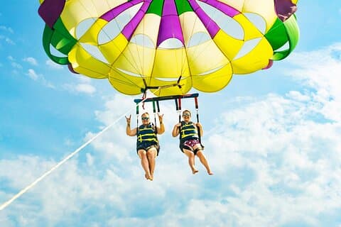 Parasailing flying experience with private Transfer from Hurghada