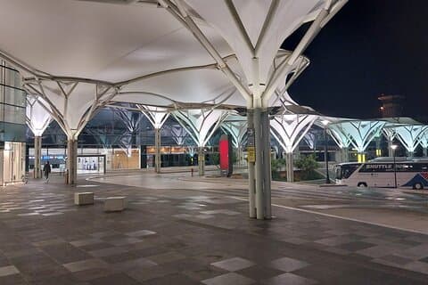 **Traslado privado puerta a puerta desde el aeropuerto hasta 15 personas**