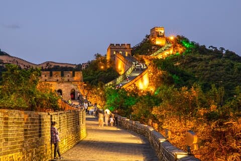 Nachttour zur Chinesischen Mauer in Badaling mit spektakulärer Live-Performance