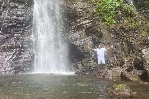 Cascata Blue Mountain ed ecotour turistico