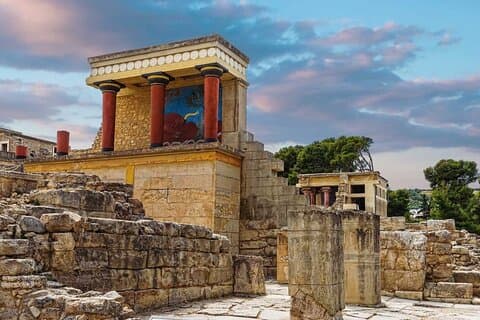 Excursion au palais de Knossos depuis La Canée, temps libre dans la ville d'Héraklion.