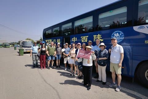 兵馬俑博物館へのグループ ツアー & ランチ