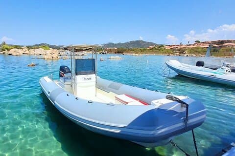 Från Porto Rotondo: jolletur på Porto Cervos stränder