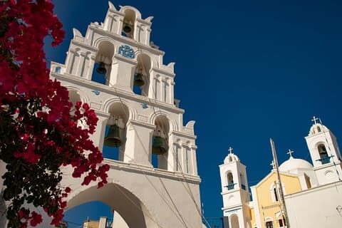 Återbesök historia och utforska traditionella byar i Santorini