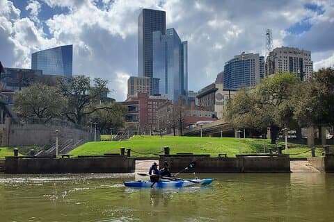 Location de paddleboard et de kayak au centre-ville de Houston Skyline, 2 heures