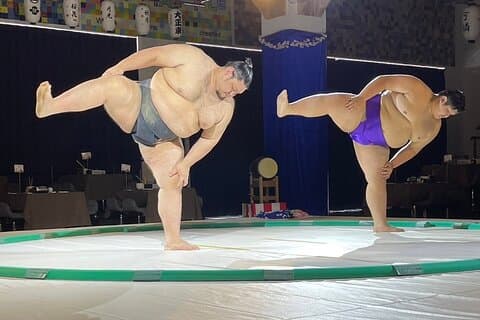 Sumo-Erlebnis aus nächster Nähe im Ochi Stable: Tragen Kimono in Osaka