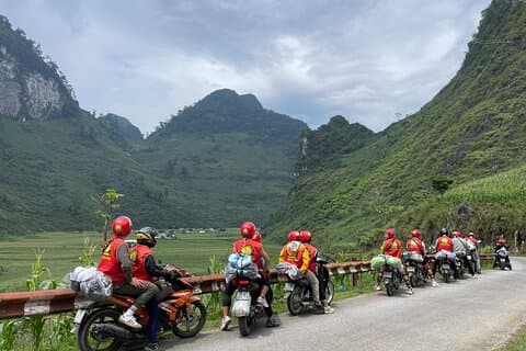 バイクで行く1日オフザ・ビーテン・トラック、隠れ里、田んぼ