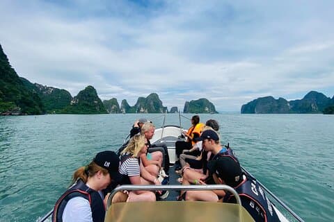 Halong- Lan Ha Bay: Kajak, svømning- Privat kano fra Cat Ba Island