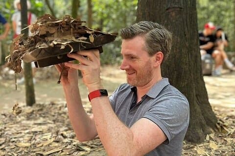 Cu Chi Tunnels War History VIP Tour med Limousine