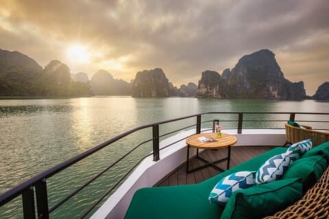Excursión premium de un día a la bahía de Halong y la bahía de Lan Ha con CRUCEROS DE LUJO