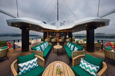 Croisière d'une journée en catamaran de luxe de la baie d'Halong à la baie de Lan Ha