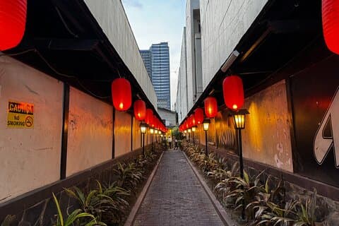 Tour privato La piccola Tokyo di Makati e la piazza del cinema