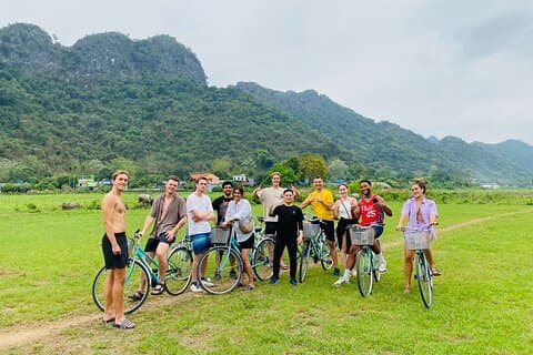 Gita di un giorno alla baia di Lan Ha dalla città di Cat Ba: kayak, bicicletta, pasti