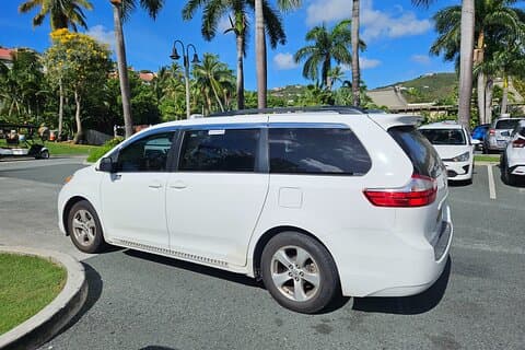 Trasporto di andata e ritorno dall'aeroporto privato agli hotel di St Thomas