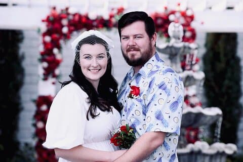 Experiencia de renovación de bodas en Las Vegas en Elvis Chapel