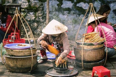 Immersive Street Food Culinary Experience in Hoi An