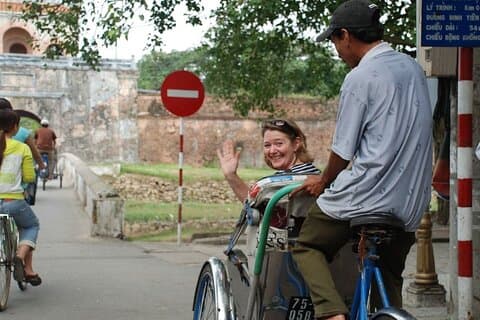 Hue Cyclo Private Tour: Citadelle impériale, musées et marchés locaux