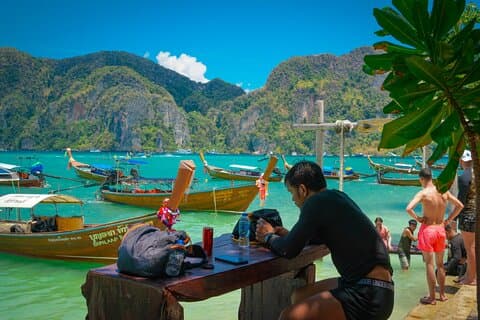 Maya Bay, Phiphi Island & Khai Dagstur med overførsel fra Phuket