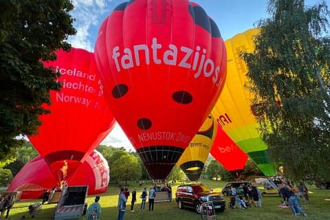 Shared Balloon Ride – Vilnius or Trakai, Hotel Pickup Included