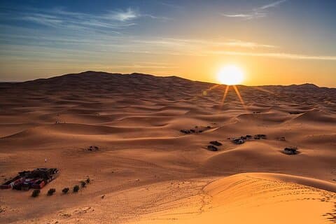 Abu Dabi Sunrise Desert Safari y auténtico café beduino