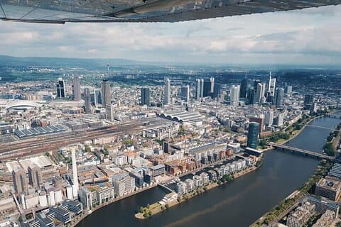 Privérondvlucht boven Frankfurt