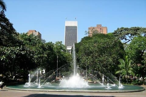 Wandeltocht langs de must-see locaties van Medellin met gids