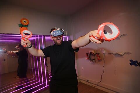 マルーシの共有バーチャルリアリティゲーム体験