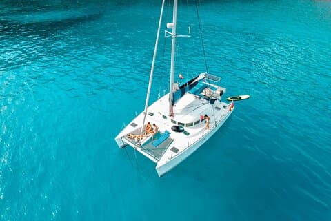 Segeln Sie auf Ibiza Formentera und genießen Sie ein Bad in paradiesischen Buchten