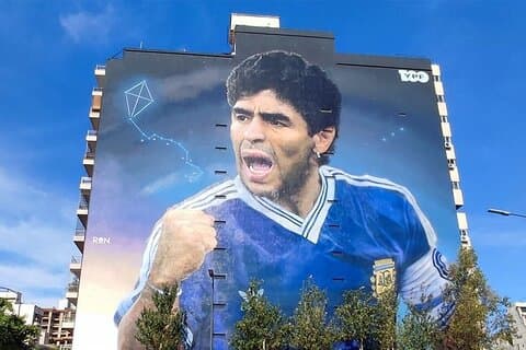 メッシとマラドーナのアルゼンチンサッカーグラフィティツアー