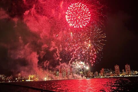 Waikiki vrijdagavond vuurwerk boottocht