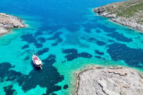 Private Cruise with Galatea(Paros,Antiparos,Despotiko,Bluelagoon)