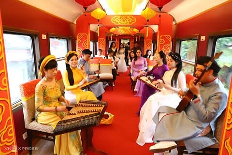 ダナン発:インドシナ遺跡線-列車の旅