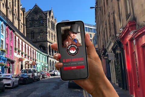 Discover Edinburgh: Self Guided Walk & Interactive Treasure Hunt
