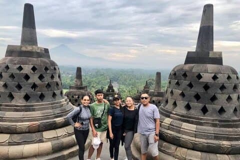 Visita guiada privada al templo de Borobudur y Prambanan