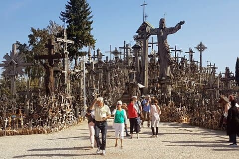 Heldags privat tur, Hill of Crosses, Rundale og Bauska Castle