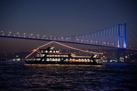 Istanbul Bosporus-dinercruise en Turkse avondshow