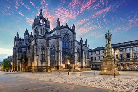 María Reina de Escocia: recorrido a pie autoguiado por el casco antiguo de Edimburgo