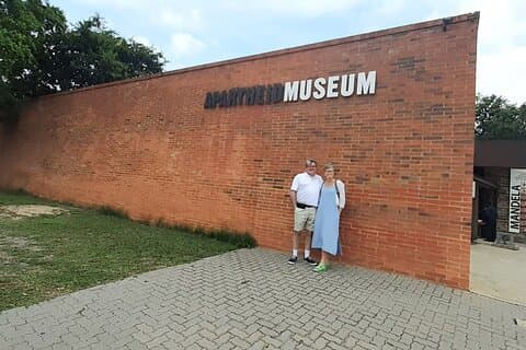 Soweto, Johannesburg and apartheid museum shared tour