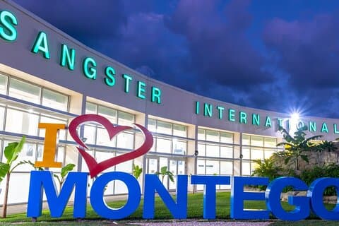 Prise en charge à l'aéroport, retour à n'importe quel complexe hôtelier ou Airbnb à Montego Bay